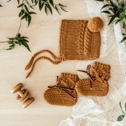 Snuggle Hunny Kids Merino Wool Bonnet & Booties Bronze