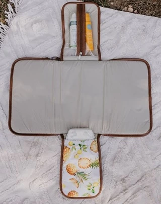 OiOi Change Clutch Pineapple - Image 2