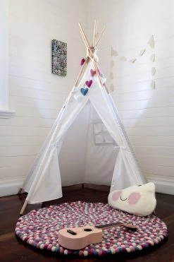 Rainbows & Clovers TeePee